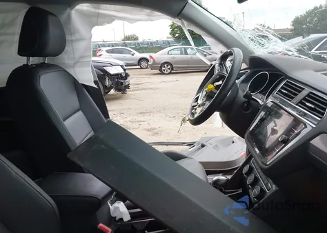 2021 Volkswagen Tiguan 2.0T Se/2.0T Se R-Line Black/2.0T Sel из США, поврежденный, VIN 3VV3B7AX8MM056235